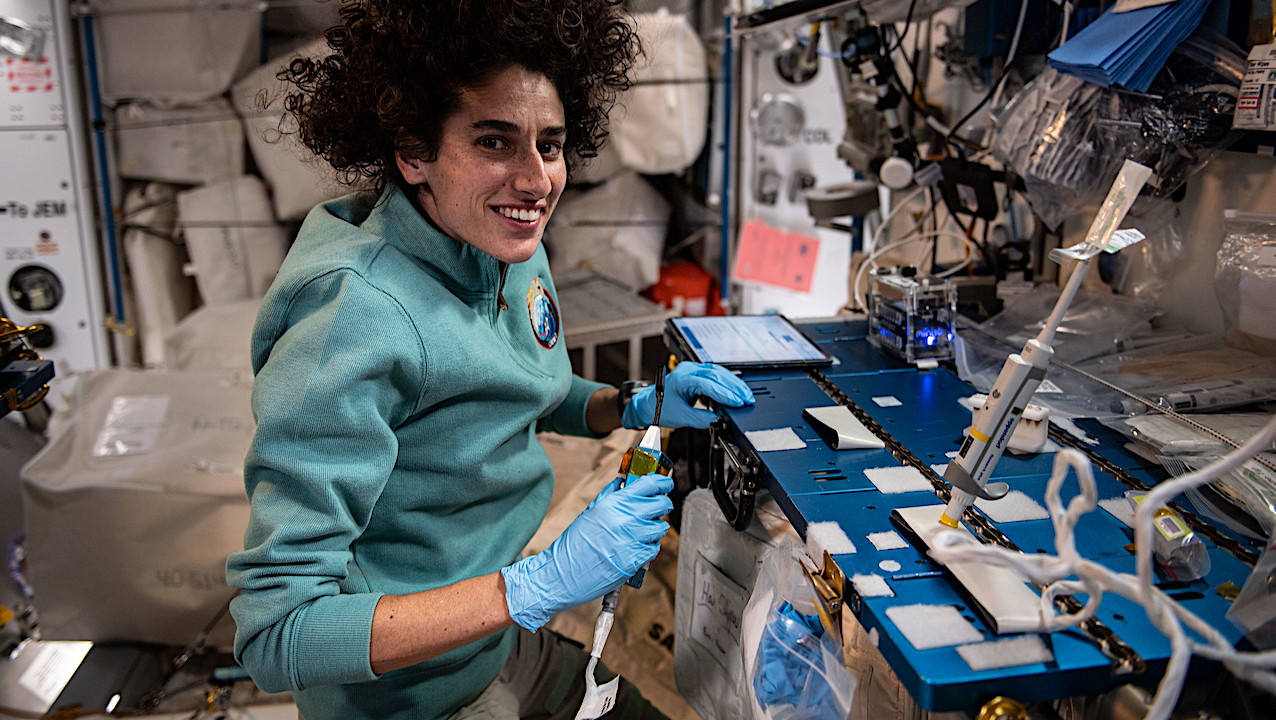 Away Team Report: Using DNA Analysis To Identify Bacteria On Board The International Space Station
