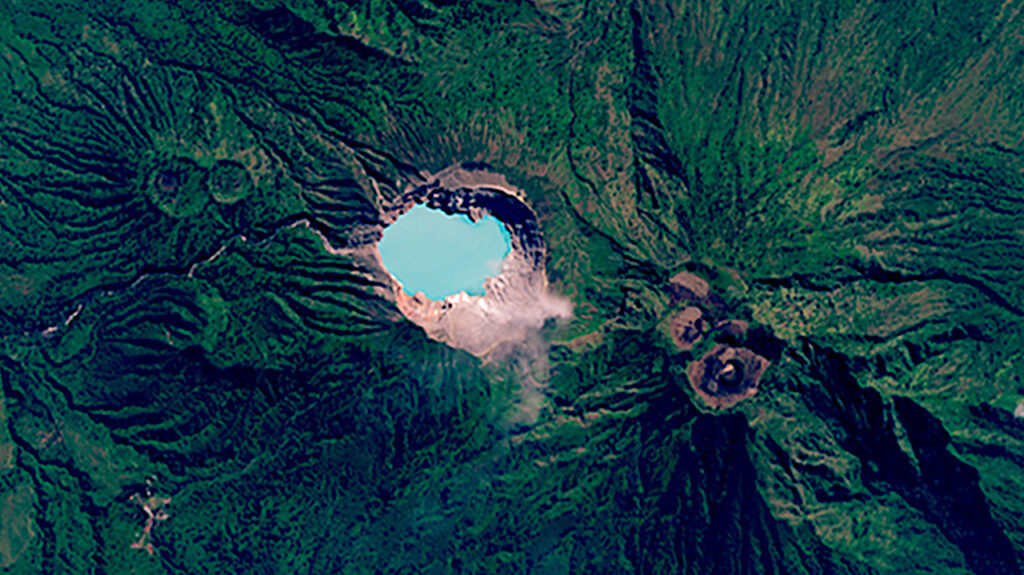 Kawah Ijen Crater Lake Is Highly Acidic – But Home To Life