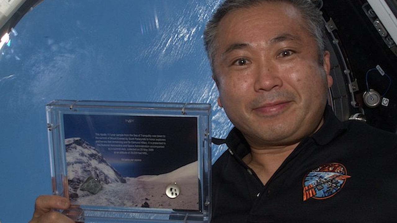 Photo Update: Everest and Apollo 11 Moon Rocks Inside the Space Station Cupola