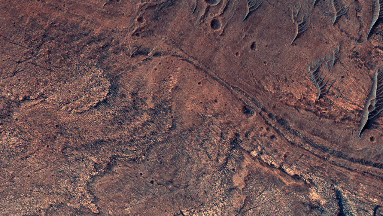 Miscele di solfati a Melas Chasma su Marte