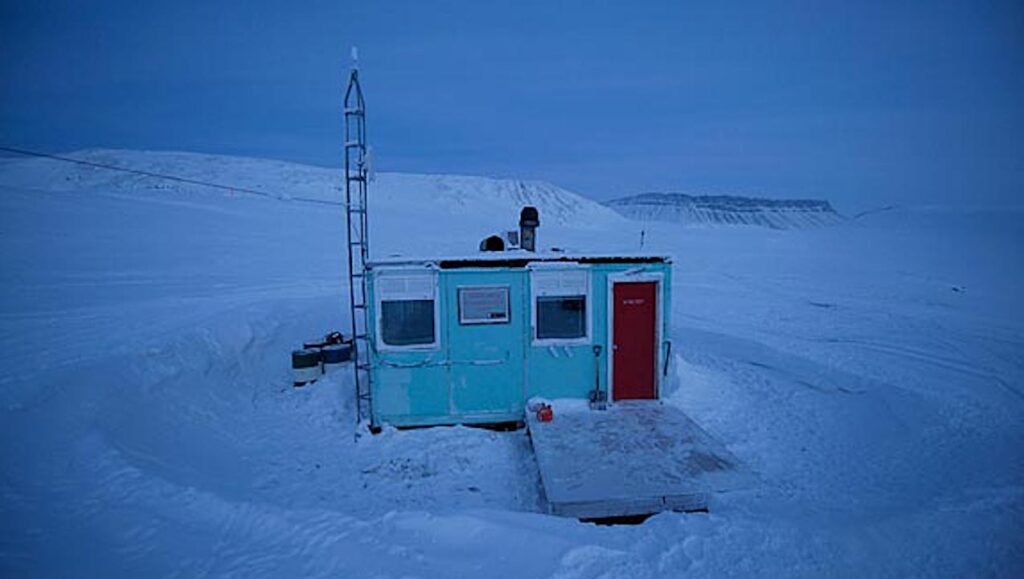 McGill High Arctic Research Station (MARS) Photo Report: 29 March 2009