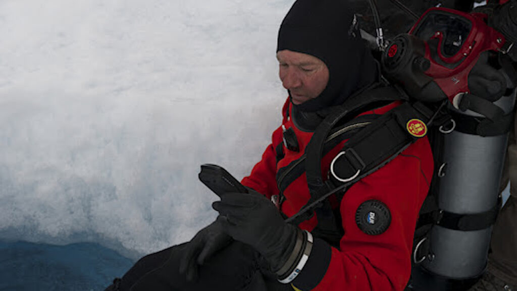 Astrobiologist Dale Andersen Status Report 25 November 2012, Lake Untersee, Antarctica