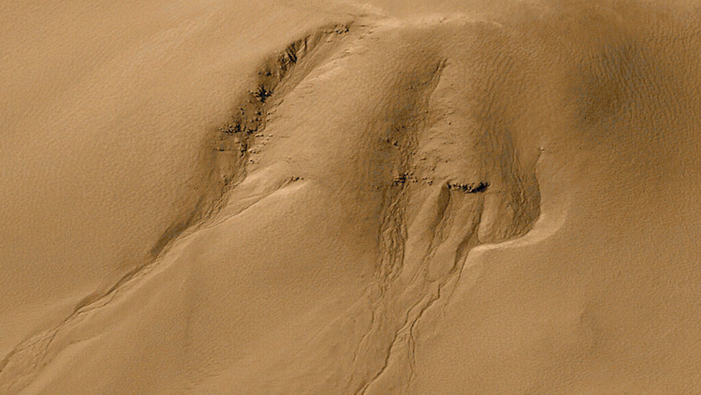 New Images Suggest Present-Day Sources of Liquid Water on Mars