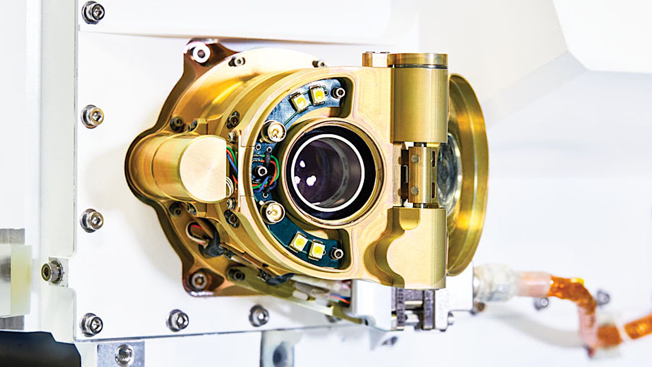 Tricorder Tech: Разработка микрофлюидного устройства для поверхностно-усиленной рамановской спектроскопии для будущих астробиологических миссий.