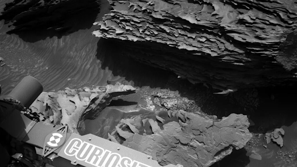 Mars Astrobiology Rover Curiosity Update: Sols 4300-4301: Rippled Pages