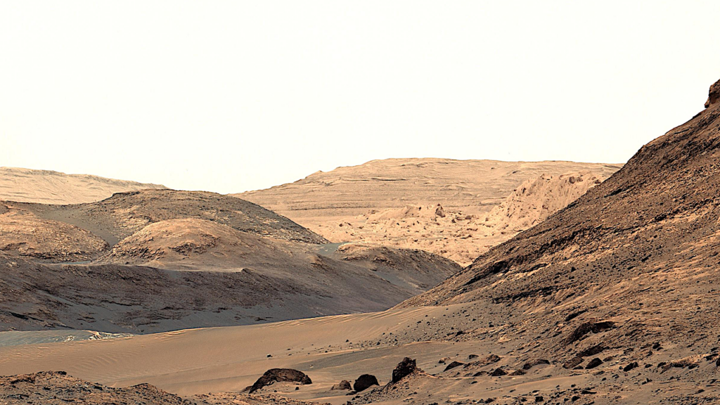 Curiosity Rover Views The Yardang Unit On Mars