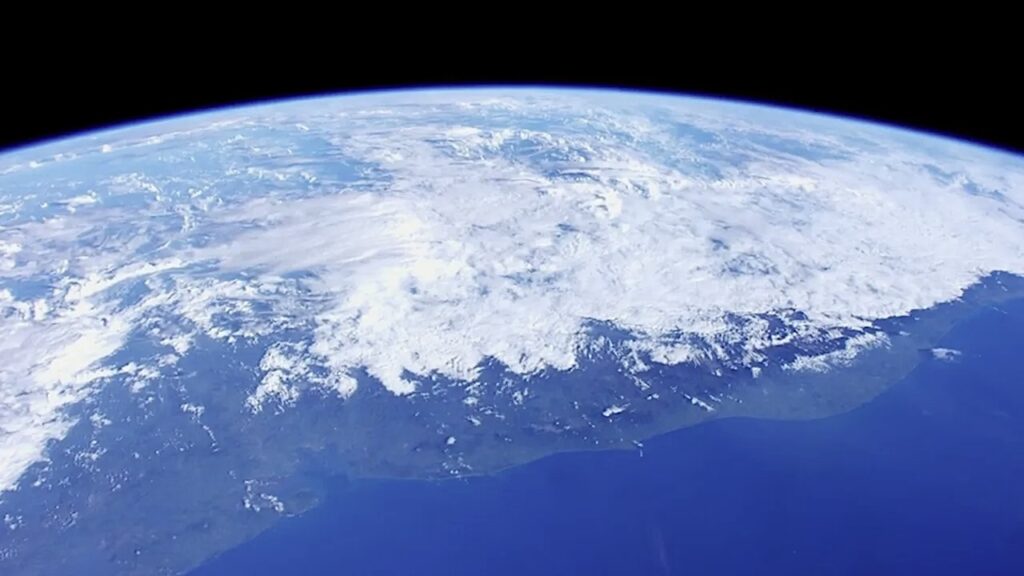 Near Space Microbiology: Curtobacterium aetherium Discovered In Earth’s Stratosphere