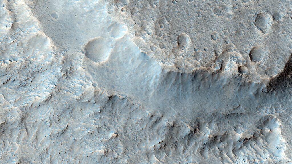 Topography of a Flood Carved Channel On Mars