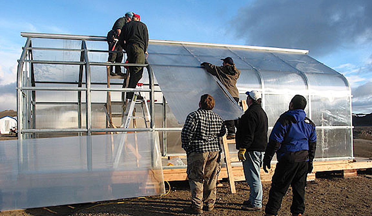 Keith Cowing’s Devon Island Journal – 13-15 July 2002: Building a Mars Greenhouse on Earth