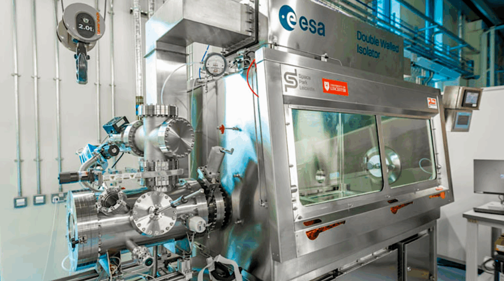 Planetary Protection: Technology For Ultra-clean Mini-lab To Contain Extraterrestrial Samples