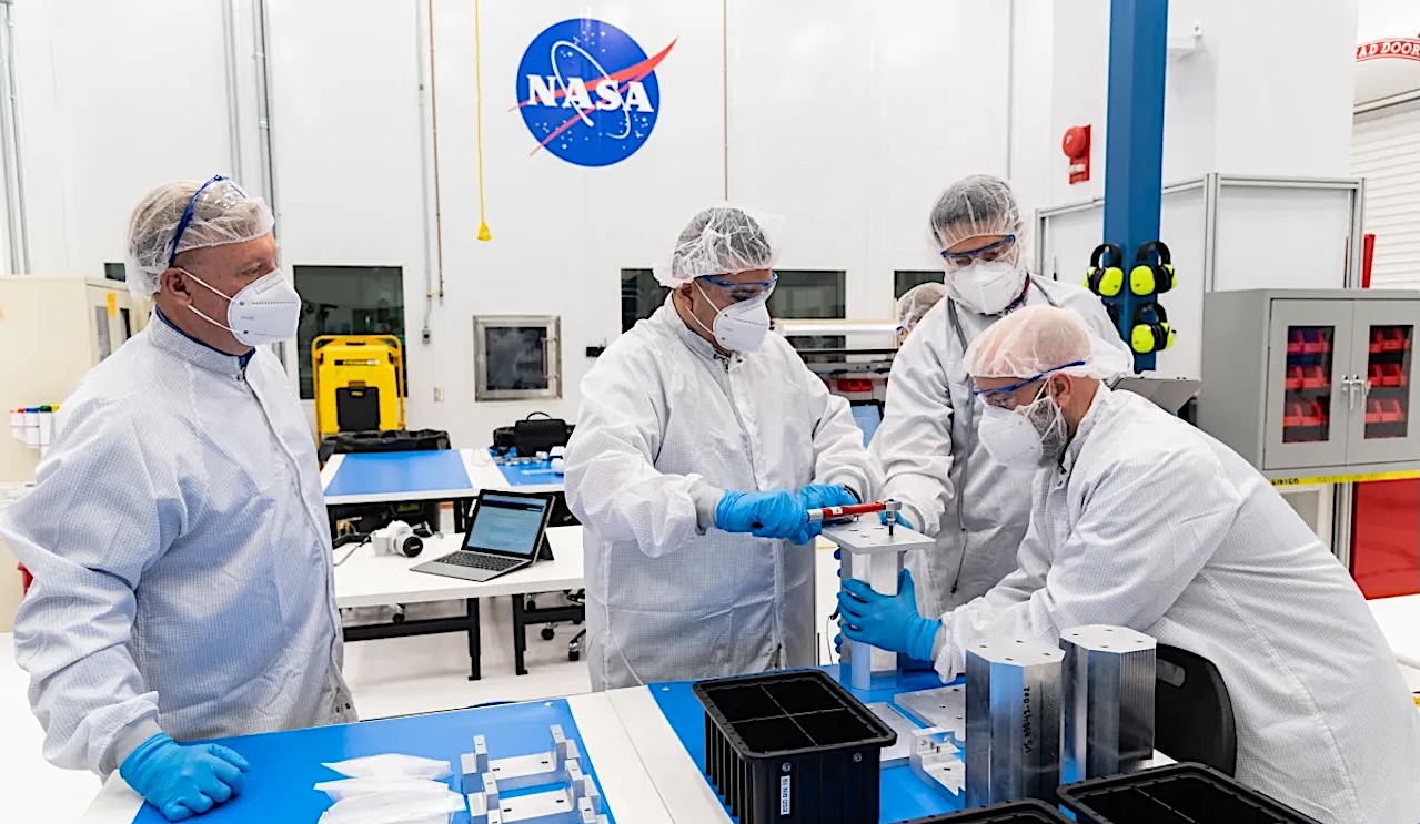 Effects Of Simulated Space Environmental Conditions On Cleanroom Microbes