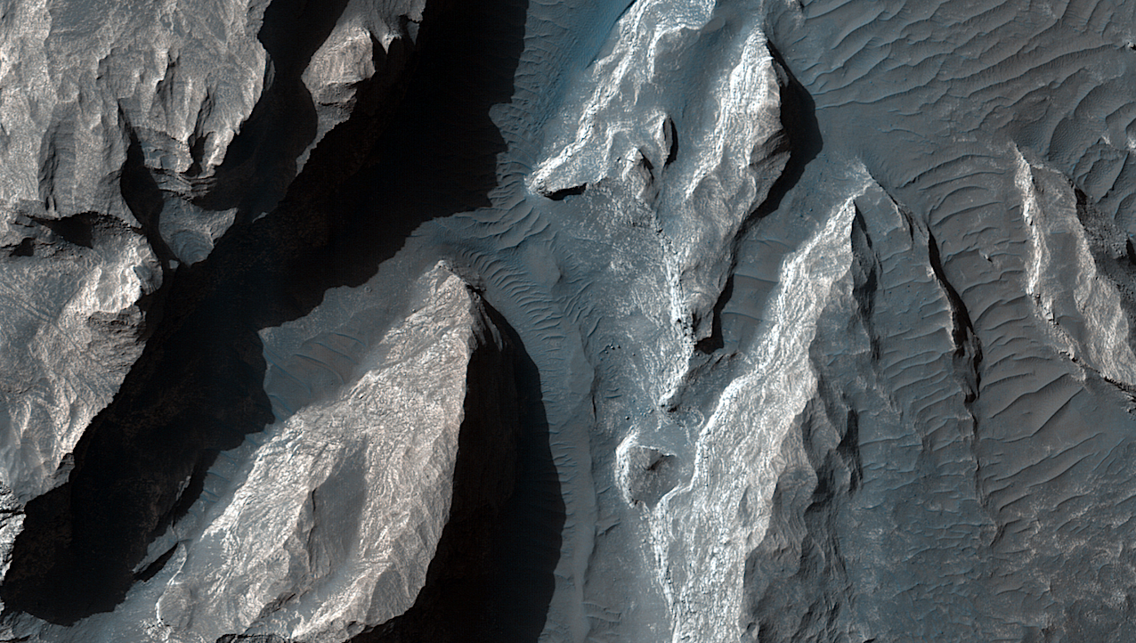 Deposits in Arsinoes Chaos – Possible Remnants Of An Ancient Lake On Mars