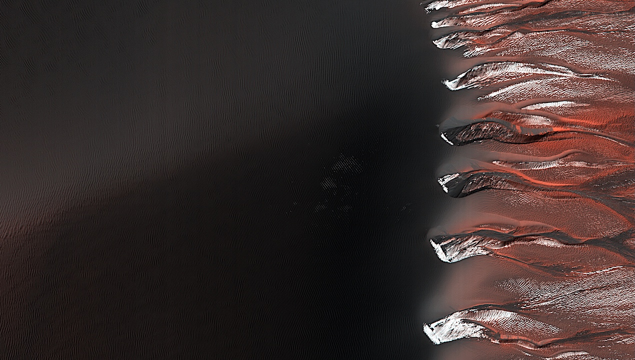 Frosty Alcoves Viewed On Kaiser Crater Dunes On Mars