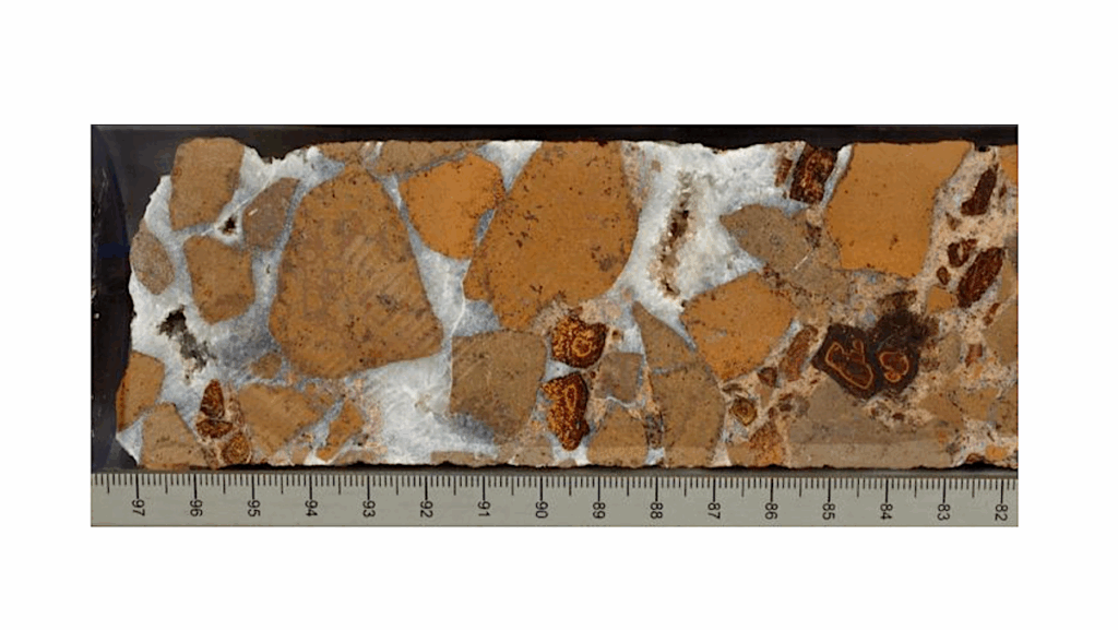 Ancient Rocks Reveal Themselves As Carbon Sponges