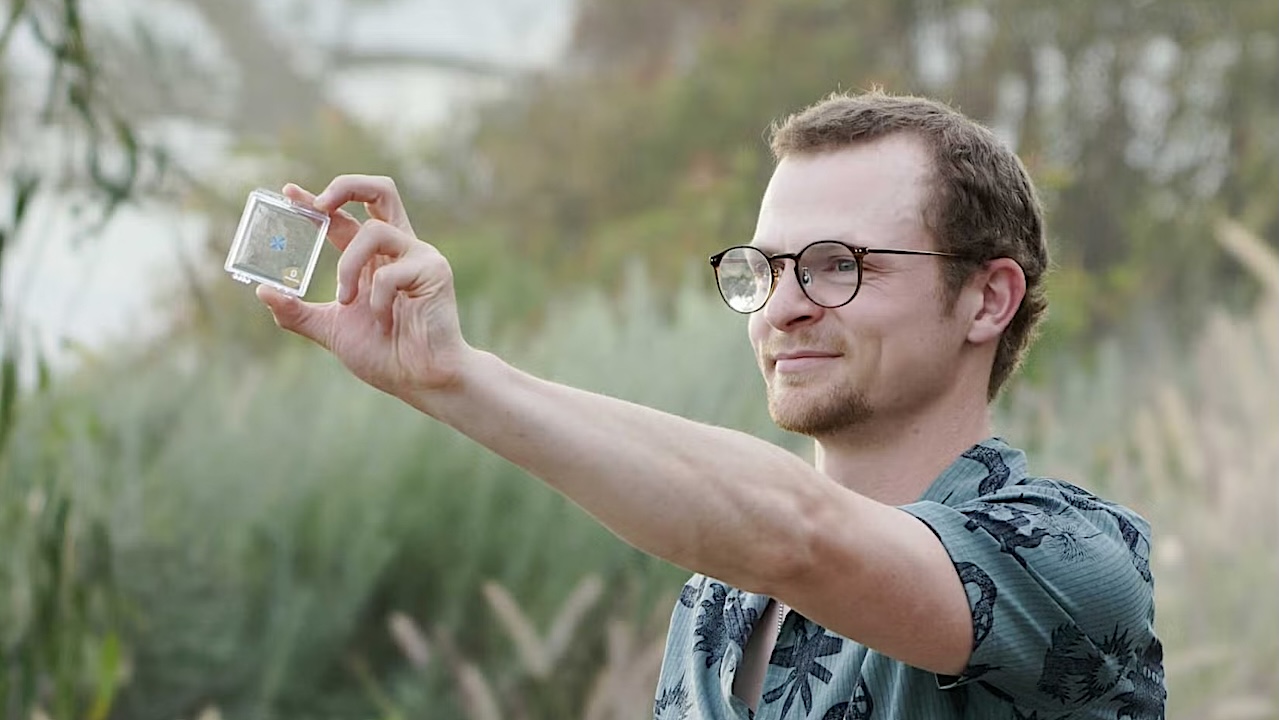 Designing Lightweight Optics To Detect Signs Of Life Beyond Our Solar System