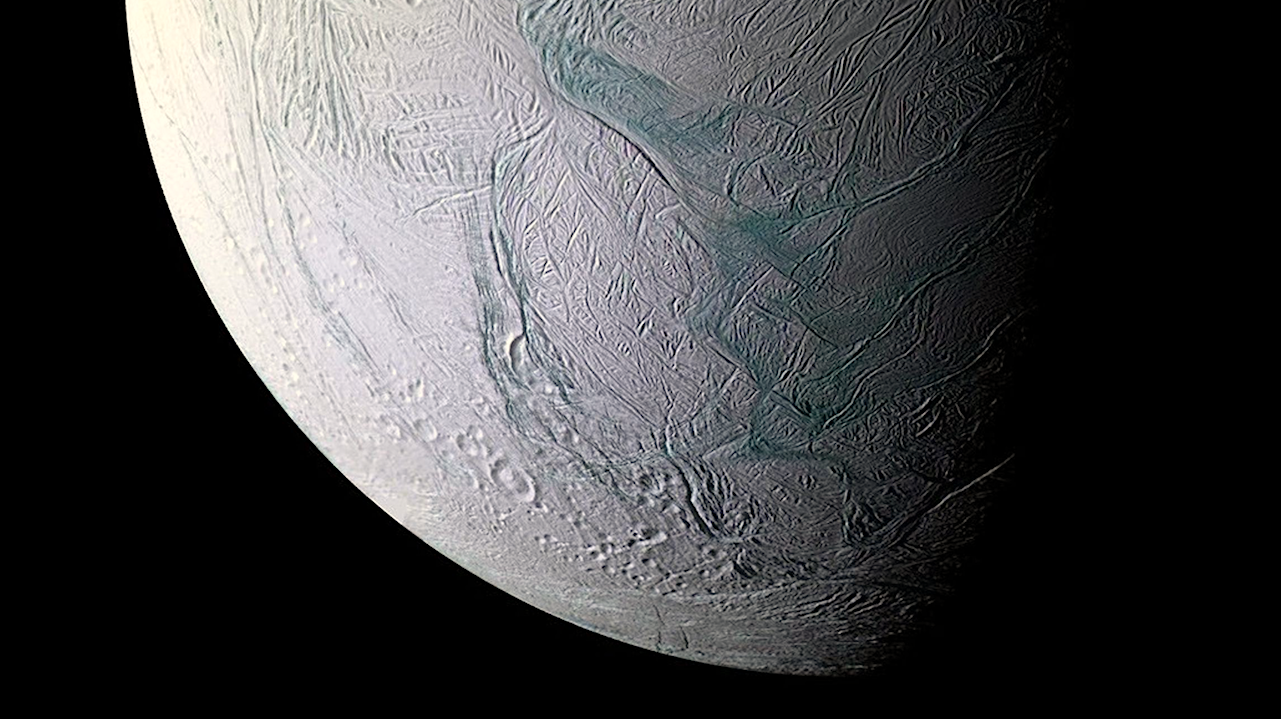 From Early Earth to Enceladus – Mineral Electrochemistry Could Drive Organic Synthesis