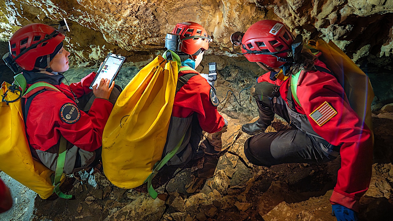 Tricorder Tech: ESA CAVES 2026 Cavenauts Use An Electronic FieldBook